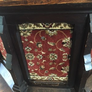 I like this pattern on the side of the bar.